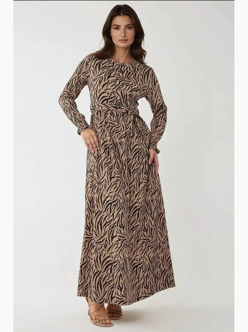Robe longue imprimée à col ras du cou et ceinture hiccup - Kiabi Robe longue imprimée à col ras du cou et ceinture hiccup - Kiabi