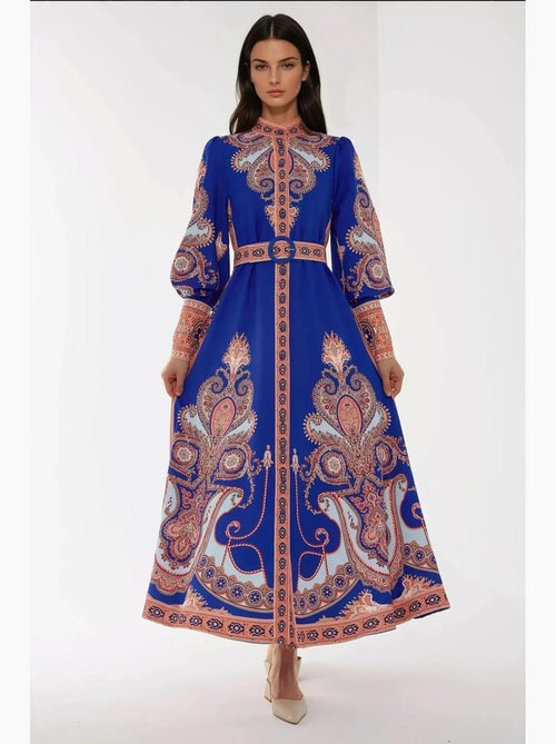 Robe longue imprimée à manches longues avec ceinture - Kiabi Robe longue imprimée à manches longues avec ceinture - Kiabi