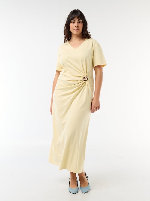 Robe longue plissé avec bijou doré - Kiabi