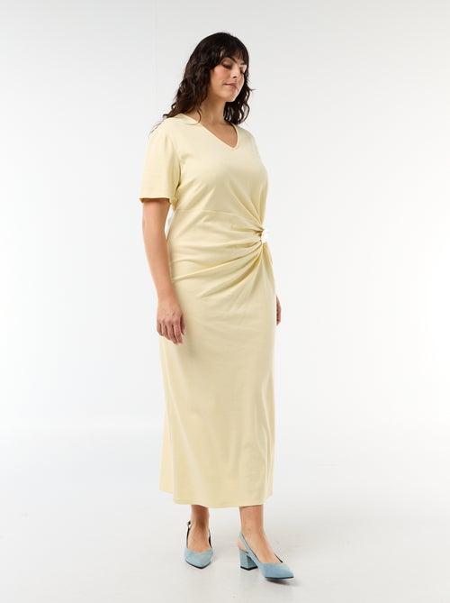 Robe longue plissé avec bijou doré - Kiabi