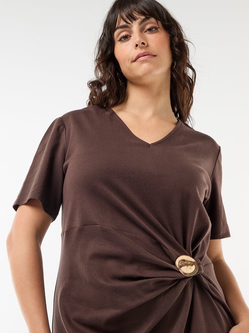 Robe longue plissé avec bijou doré - Kiabi