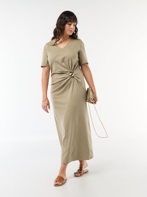 Robe longue plissé avec bijou doré - Kiabi