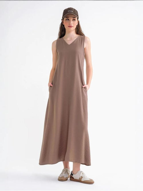 Robe longue sans manches à col en v et poches mixray - Kiabi
