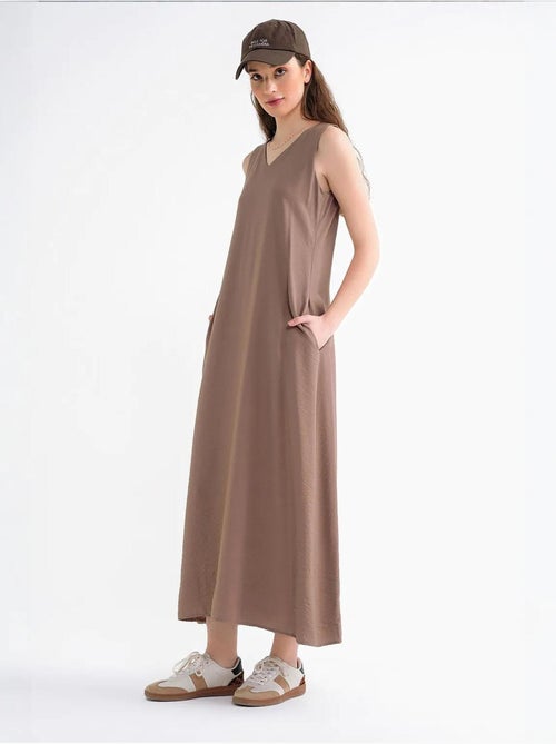 Robe longue sans manches à col en v et poches mixray - Kiabi