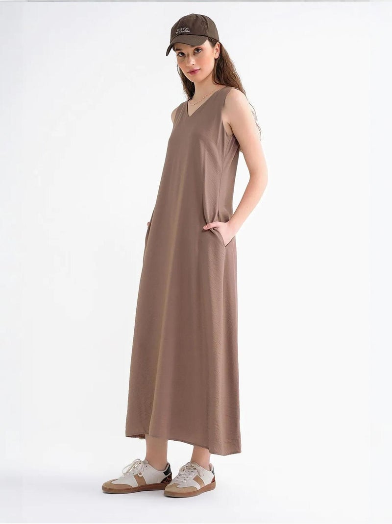 Robe longue sans manches à col en v et poches mixray Marron chocolat - Kiabi