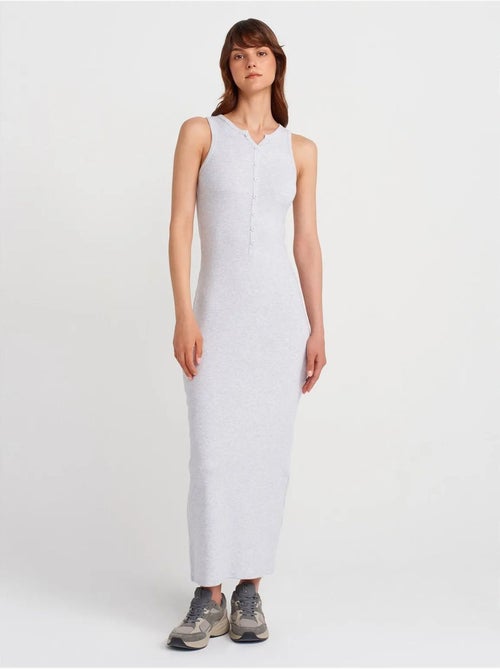 Robe longue sans manches en maille côtelée dilvin - Kiabi
