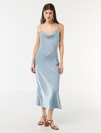 Robe longue satinée à fines bretelles