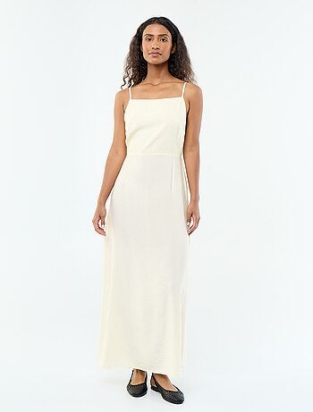Robe longue satinée à fines bretelles