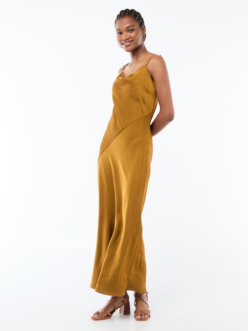 Robe longue satinée à fines bretelles - Kiabi