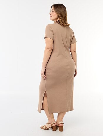 Robe longues côtelée à manches courtes