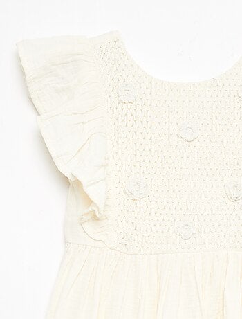 Robe manches courtes avec broderies au col en coton