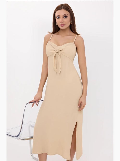 Robe mi-longue à bretelles spaghetti nouées sur le devant hiccup - Kiabi Robe mi-longue à bretelles spaghetti nouées sur le devant hiccup - Kiabi