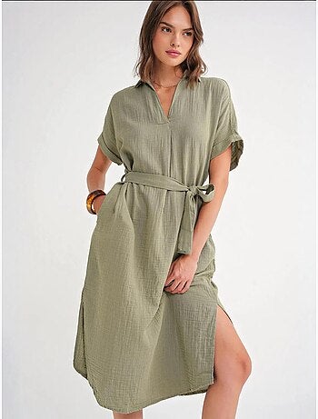 Robe mi-longue à col en v et détails accessoires mixray