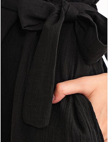 Robe mi-longue à col en v et détails accessoires mixray