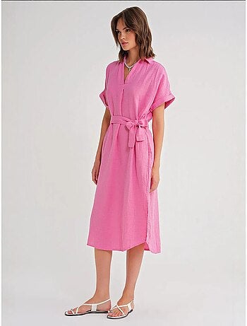 Robe mi-longue à col en v et détails accessoires mixray