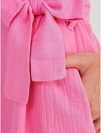 Robe mi-longue à col en v et détails accessoires mixray