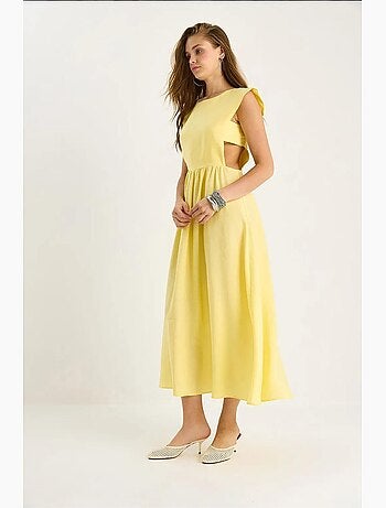 Robe mi-longue à découpes et col ras du cou lucci