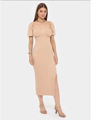 Robe mi-longue à manches bouffantes et col en cœur avec fente latérale