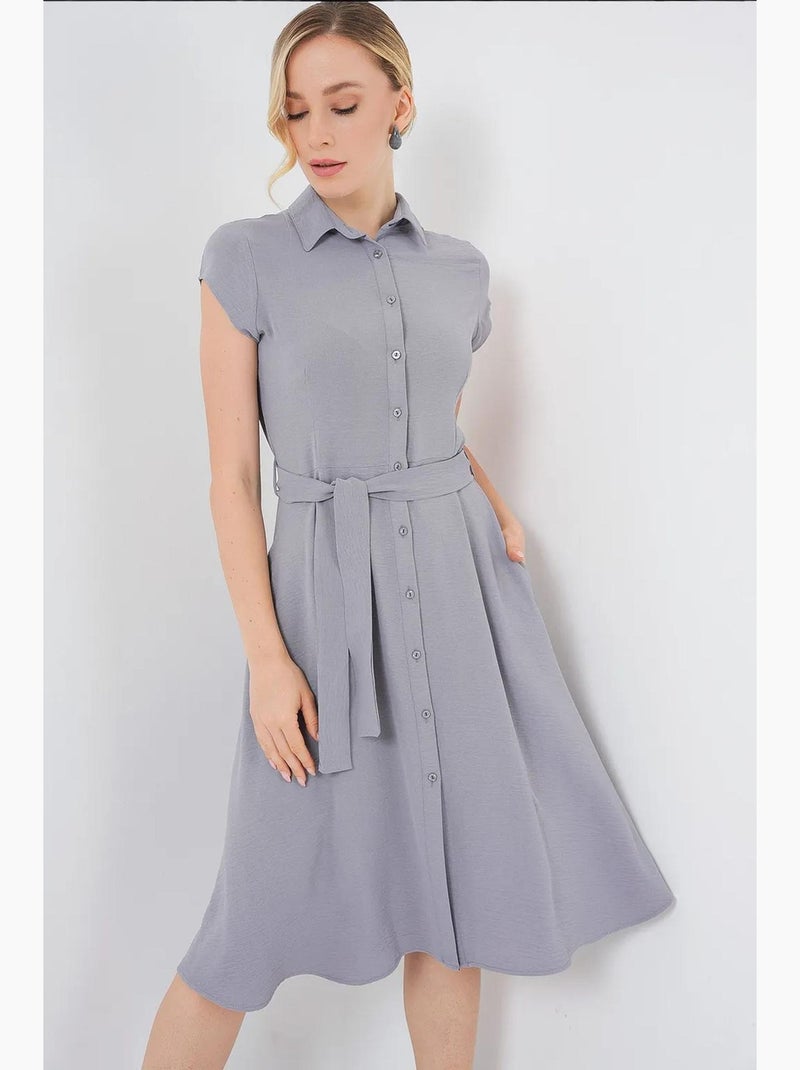 Robe mi-longue boutonnée à col chemise et coupe a avec détails de reliure bdart Gris - Kiabi