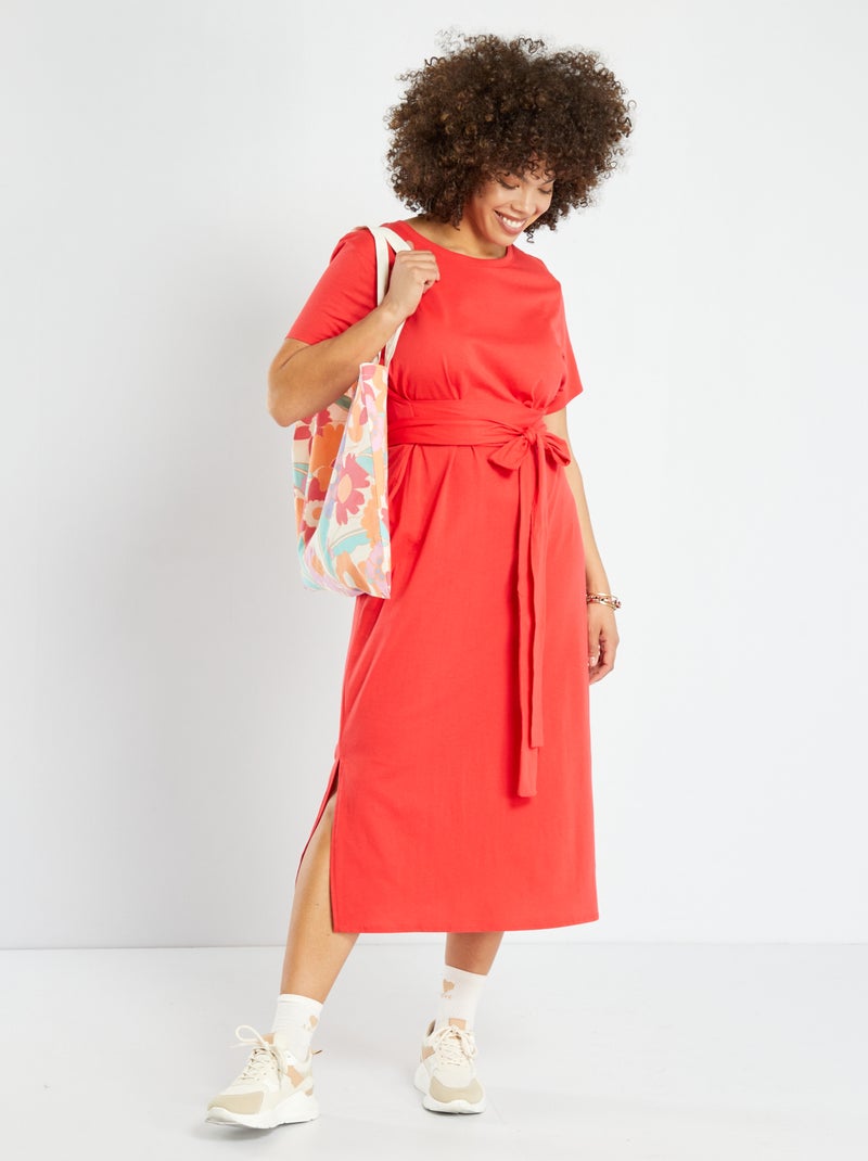 Robe mi-longue ceinturée en jersey rouge - Kiabi