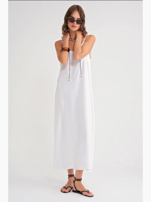 Robe mi-longue décontractée avec col carré et détails à volants mixray - Kiabi