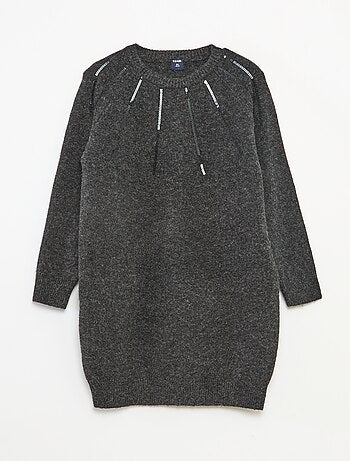 Robe mi-longue en maille avec sequins