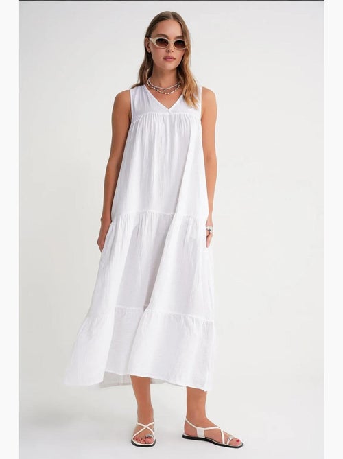 Robe mi-longue en mousseline sans manches à col en v et poches mixray - Kiabi