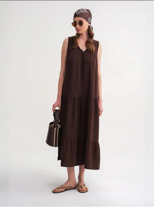 Robe mi-longue en mousseline sans manches à col en v et poches mixray - Kiabi