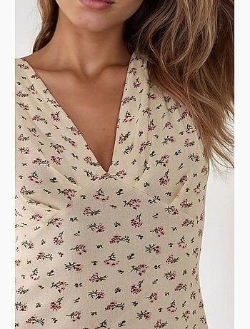 Robe mi-longue fleurie à col en v hiccup