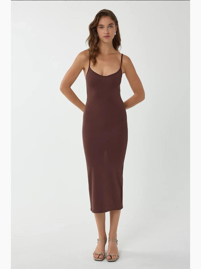 Robe mi-longue moulante à col en v et fines bretelles hiccup Marron - Kiabi