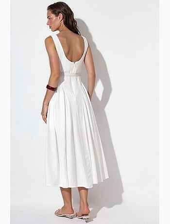 Robe midi à col carré avec ceinture busem
