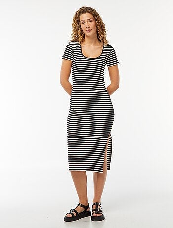 Robe midi à manches courtes avec fente