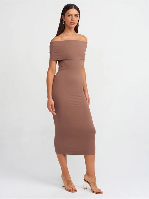 Robe midi moulante à épaules dénudées dilvin - Kiabi Robe midi moulante à épaules dénudées dilvin - Kiabi