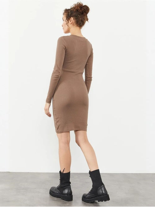 Robe midi moulante côtelée à col en v tommy - Kiabi Robe midi moulante côtelée à col en v tommy - Kiabi