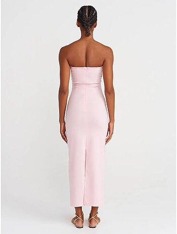 Robe midi moulante sans bretelles, avec fente dilvin