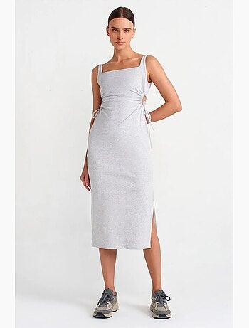 Robe midi moulante sans manches avec découpe dilvin