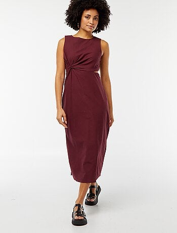 Robe midi sans manches ouverte sur le côté