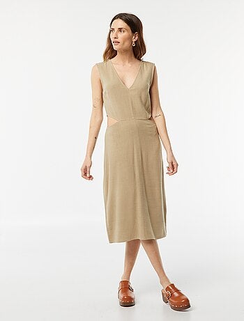 Robe midi sans manches + ouverture sur les côtés