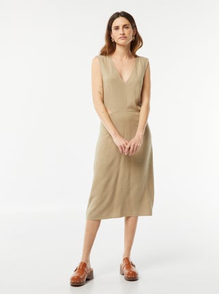 Robe midi sans manches + ouverture sur les côtés