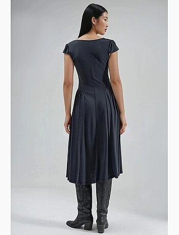 Robe midi unie à col en u et empiècements busem