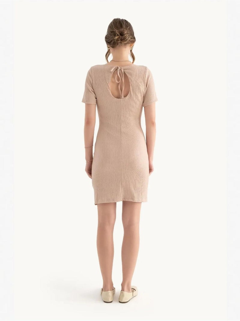 Robe moulante courte à manches courtes et col carré Beige naturel - Kiabi