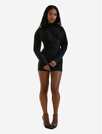 Robe moulante plissée à manches chauve-souris