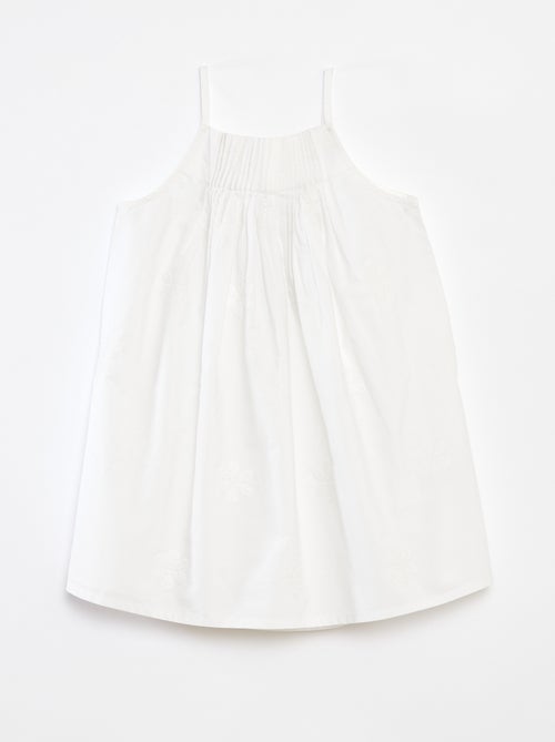 Robe plissée brodée - Kiabi