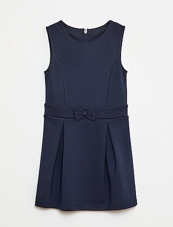 Robe plissée unie sans manches