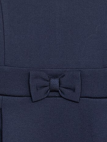 Robe plissée unie sans manches