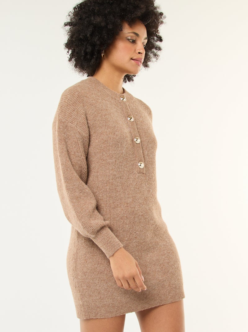 Robe pull avec boutons dorés Beige - Kiabi