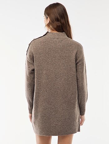 Robe pull avec boutons fantaisies