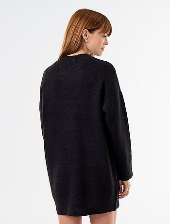 Robe pull avec boutons martelés