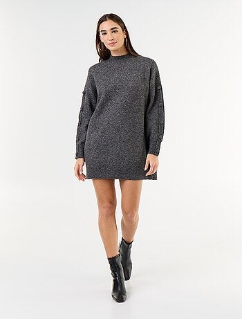 Robe pull courte avec manches boutonnées