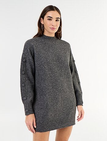 Robe pull courte avec manches boutonnées
